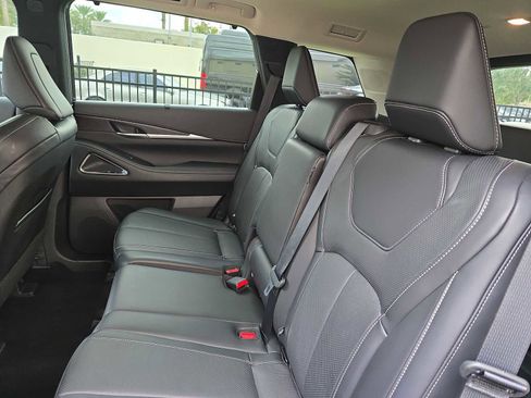 Certified 2025 INFINITI QX60 Sensory image 14