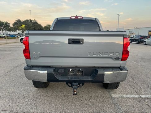 Used 2020 Toyota Tundra SR5 w/ SR5 Leather Package AWD/4WD image 5
