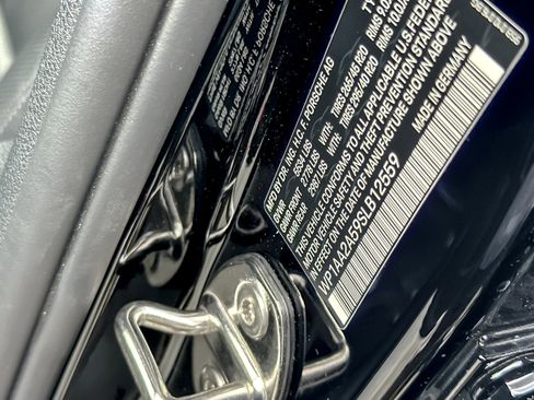 Used 2025 Porsche Macan Turbo image 28