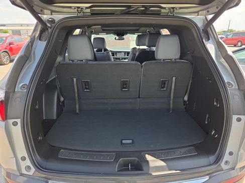 Used 2024 Buick Enclave Essence w/ Experience Buick Package FWD image 12