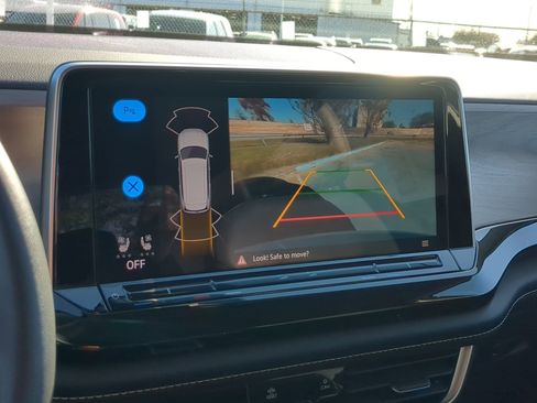 Used 2024 Volkswagen Atlas SE image 23