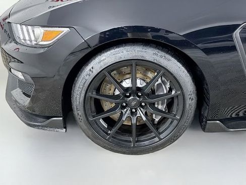 Used 2016 Ford Mustang Shelby GT350 w/ Technology Package image 34