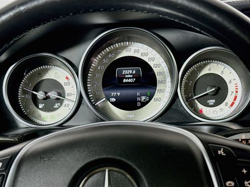Used 2015 Mercedes-Benz E 400 4MATIC Sedan image 40