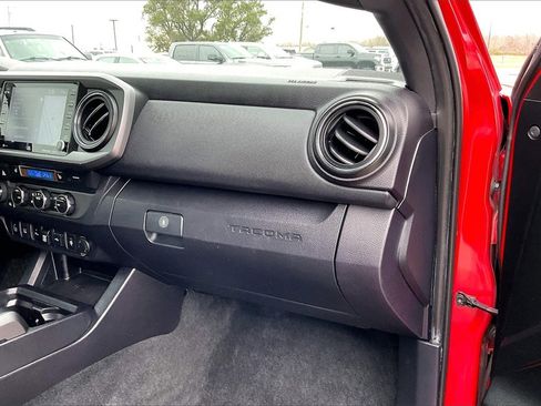 Used 2021 Toyota Tacoma TRD Off-Road w/ TRD Premium Off Road Package image 23