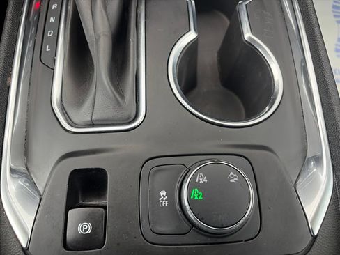 Used 2021 Chevrolet Traverse LT AWD/4WD image 9