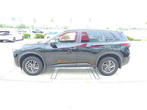 Used 2023 Nissan Rogue S AWD/4WD image 7