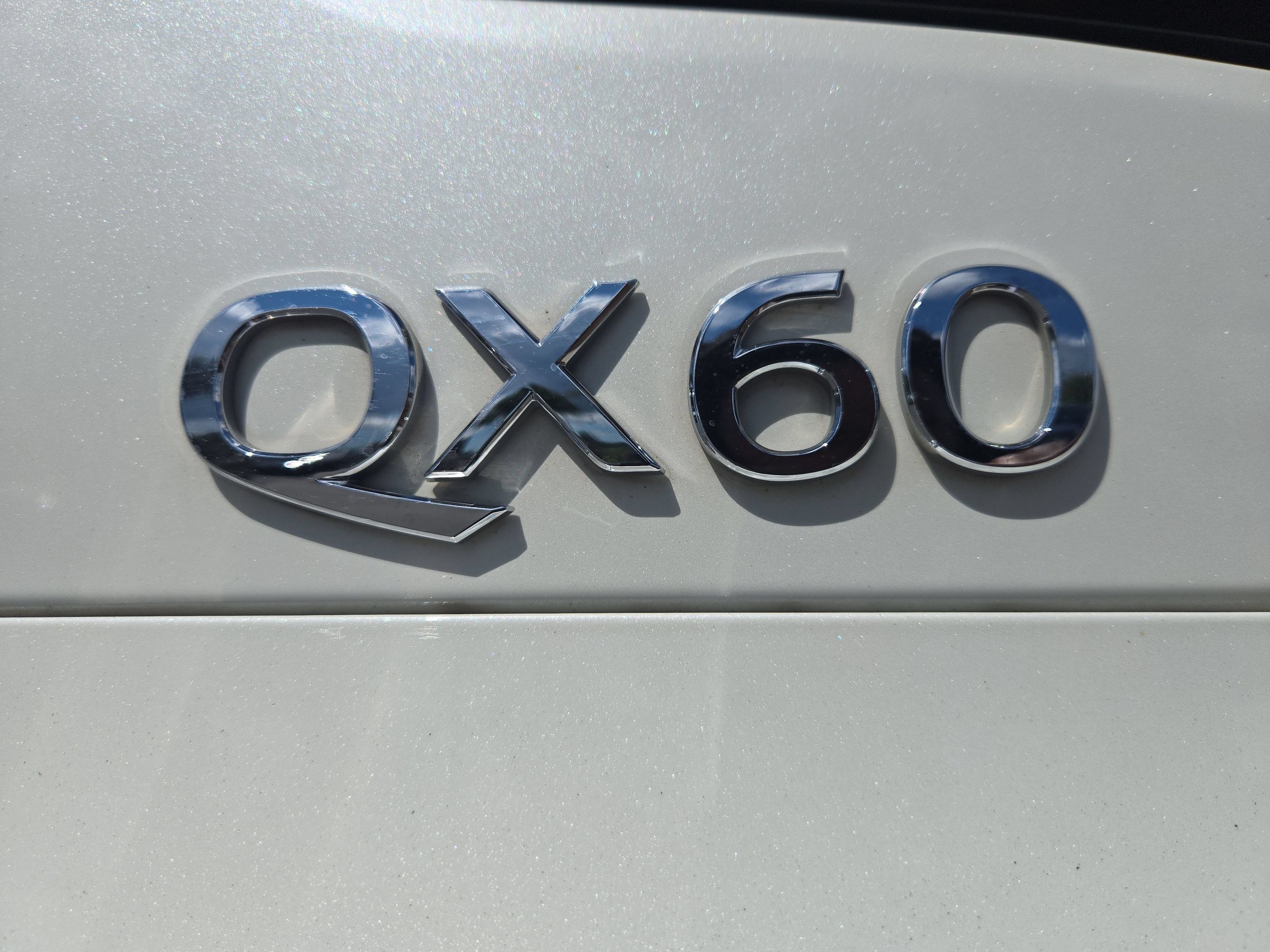 Used 2018 INFINITI QX60 Luxe w/ Deluxe Technology Package AWD/4WD image 14