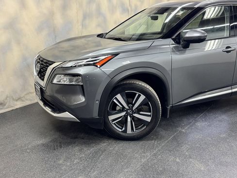 Used 2023 Nissan Rogue Platinum w/ Platinum Premium Package image 2