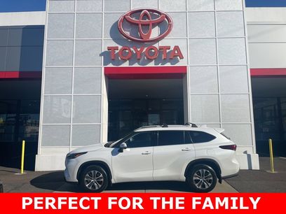 Used 2022 Toyota Highlander XLE