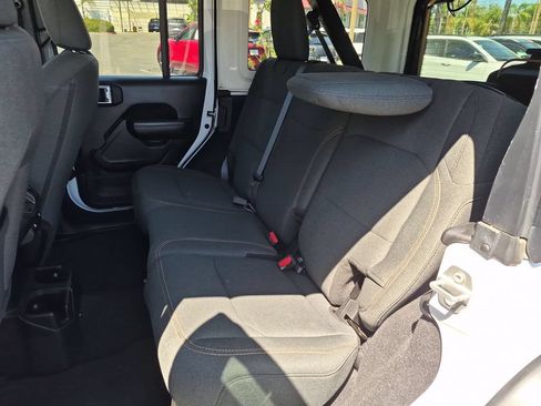 Used 2025 Jeep Wrangler Unlimited Sport AWD/4WD image 28