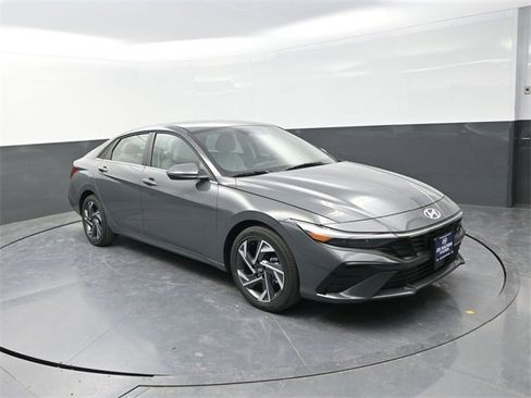 New 2026 Hyundai Elantra Limited image 2