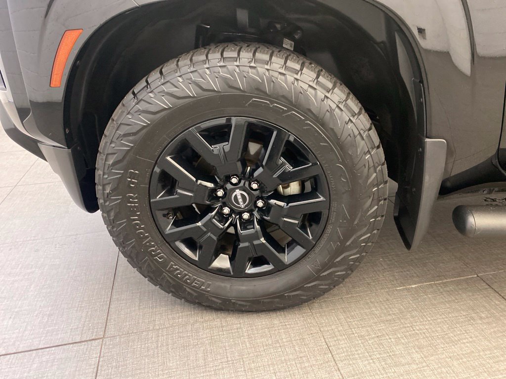 Used 2023 Nissan Frontier SV w/ Midnight Edition Package RWD image 4