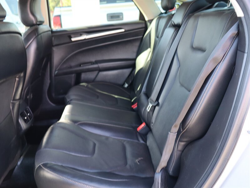 Used 2019 Ford Fusion Titanium AWD/4WD image 19