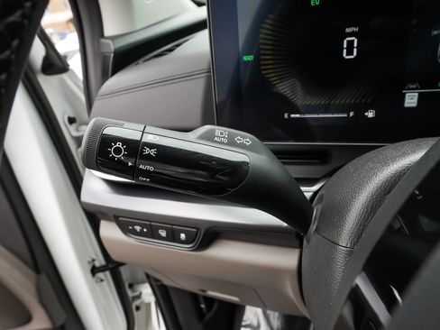 Used 2026 Kia Carnival LXS FWD image 21