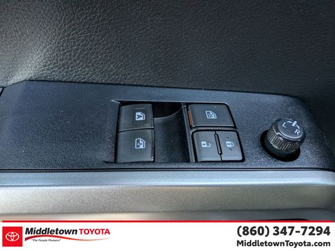 Used 2019 Toyota Tacoma SR5 image 12