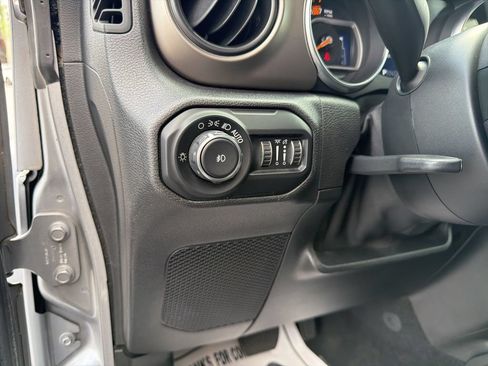 Used 2021 Jeep Wrangler Unlimited Sport AWD/4WD image 25