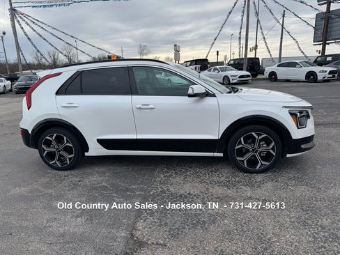 Used 2023 Kia Niro EX Touring image 6