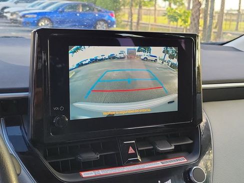 Used 2025 Toyota Corolla LE image 28