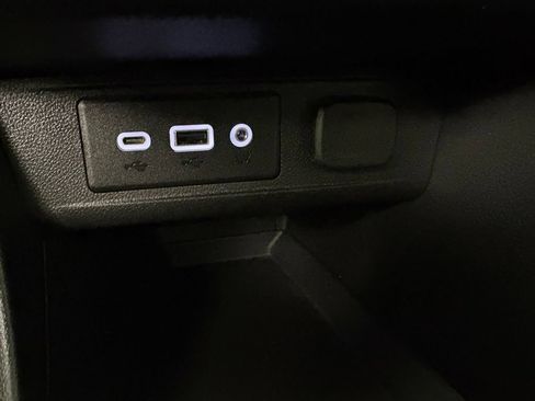 Used 2023 Buick Encore GX Preferred FWD image 32