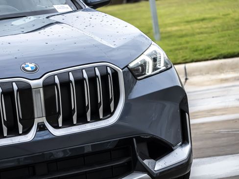 Certified 2025 BMW X1 xDrive28i image 7