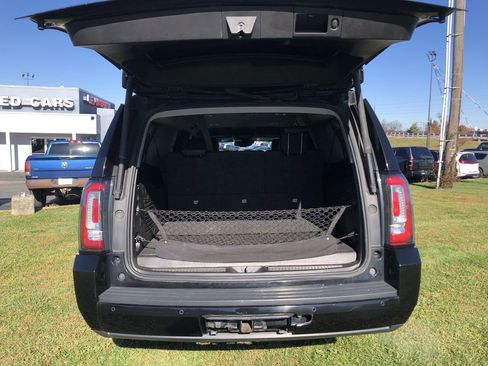 Used 2019 GMC Yukon XL SLT image 9