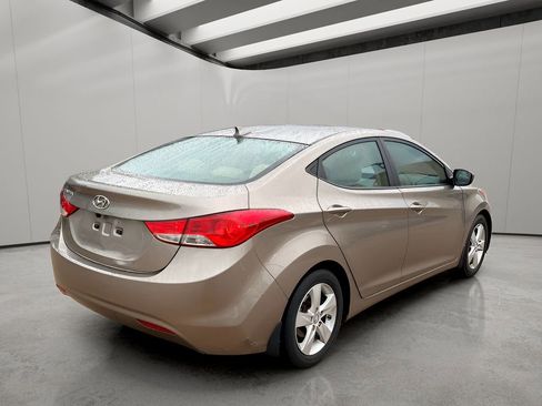 Used 2013 Hyundai Elantra GLS FWD image 5