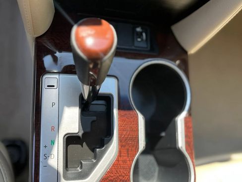 Used 2012 Toyota Camry XLE w/ Leather Pkg image 14