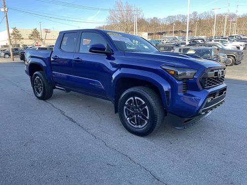 Certified 2024 Toyota Tacoma TRD Sport image 6