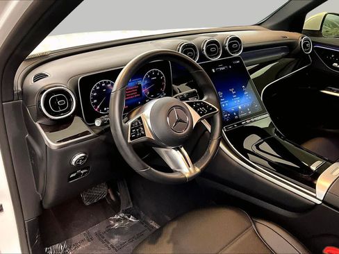 Used 2024 Mercedes-Benz GLC 300 4MATIC image 17