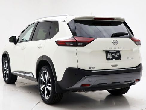 Used 2023 Nissan Rogue SL AWD/4WD image 6