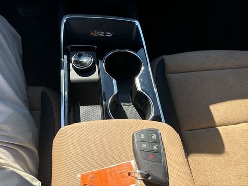 New 2025 Chevrolet Equinox ACTIV w/ Safety and Technology Package image 17