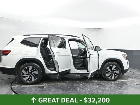 Used 2025 Volkswagen Atlas SE image 57