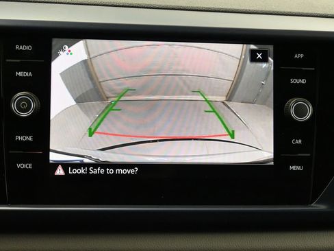 Used 2023 Volkswagen Taos SE w/ Panoramic Sunroof Package AWD/4WD image 21