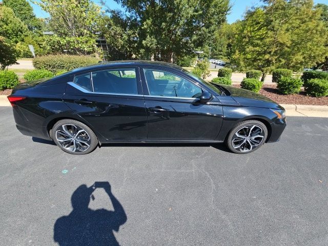 Used 2024 Nissan Altima 2.5 SR FWD image 9
