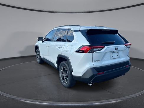 Used 2023 Toyota RAV4 XLE Premium AWD/4WD image 10