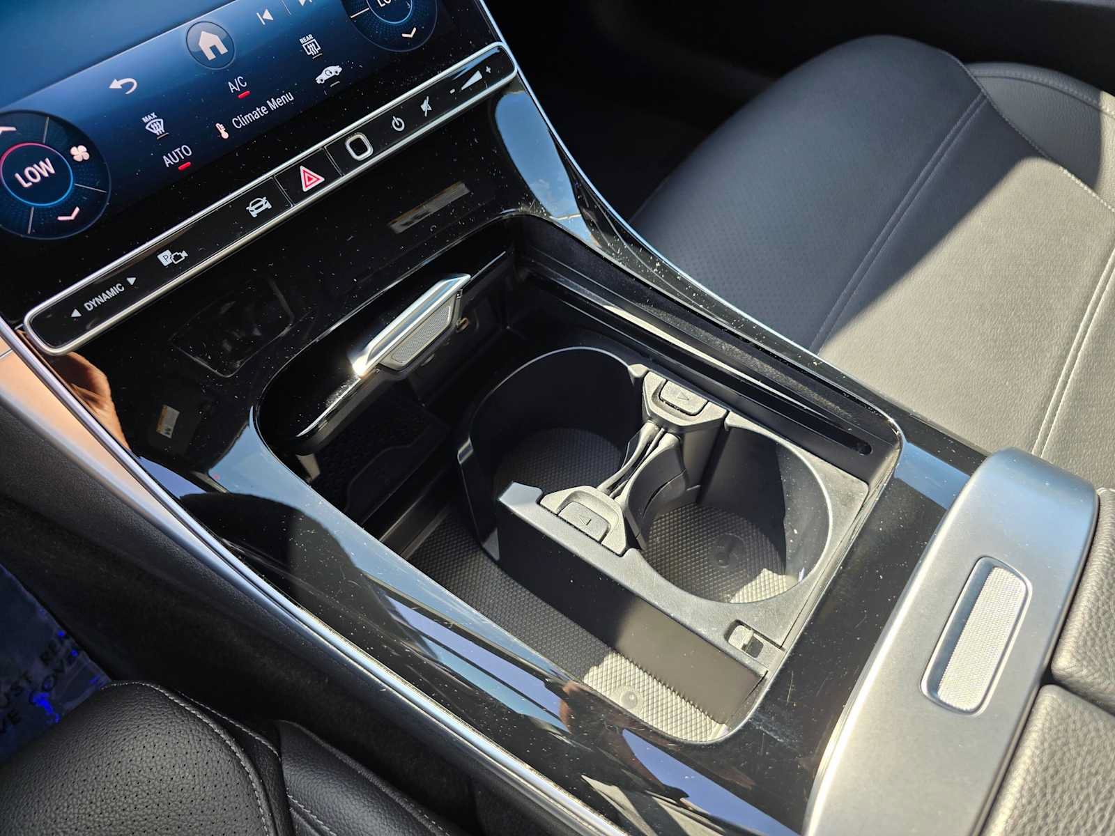 Used 2025 Mercedes-Benz C 300 Sedan image 29