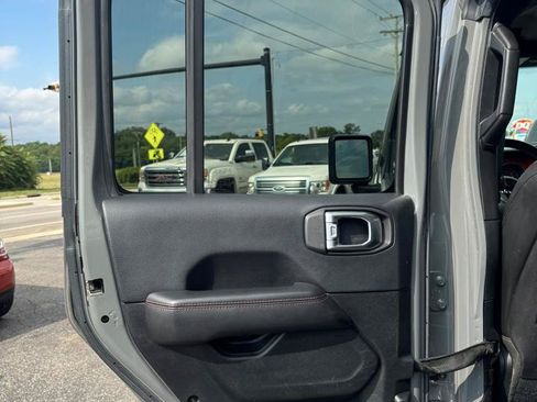 Used 2018 Jeep Wrangler Unlimited Rubicon AWD/4WD image 21