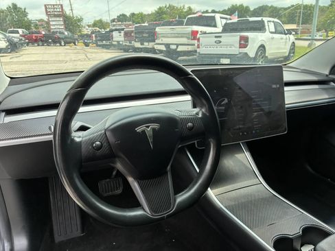 Used 2018 Tesla Model 3 Long Range RWD image 6