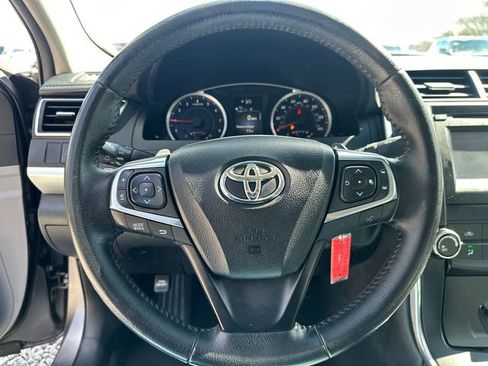Used 2015 Toyota Camry SE image 25