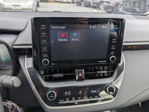 Used 2022 Toyota Corolla LE FWD image 24