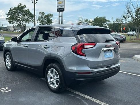 Used 2024 GMC Terrain SLE image 5