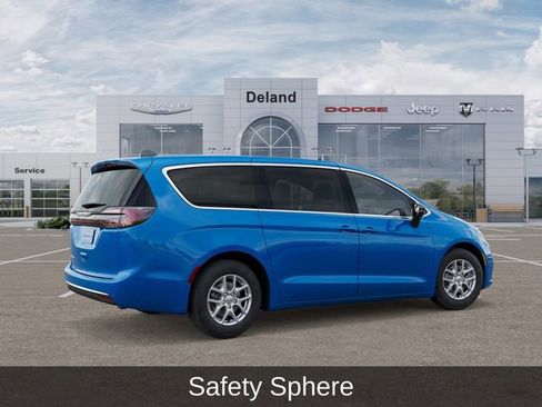 New 2026 Chrysler Pacifica Select FWD image 5