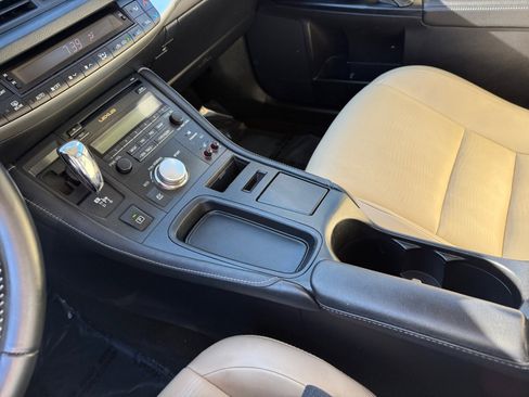 Used 2013 Lexus CT 200h w/ Seat Comfort Pkg image 13