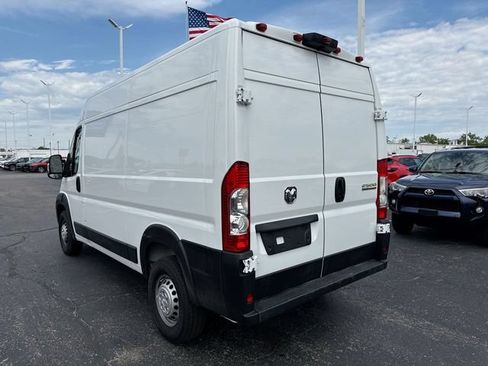 Used 2025 RAM ProMaster 2500 w/ Safety Group FWD image 3