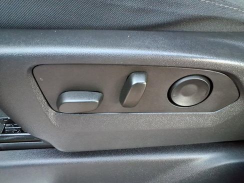 Used 2023 Chevrolet Silverado 1500 LT image 16