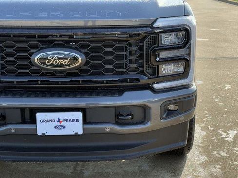 New 2026 Ford F250 Lariat w/ Black Appearance Package image 9