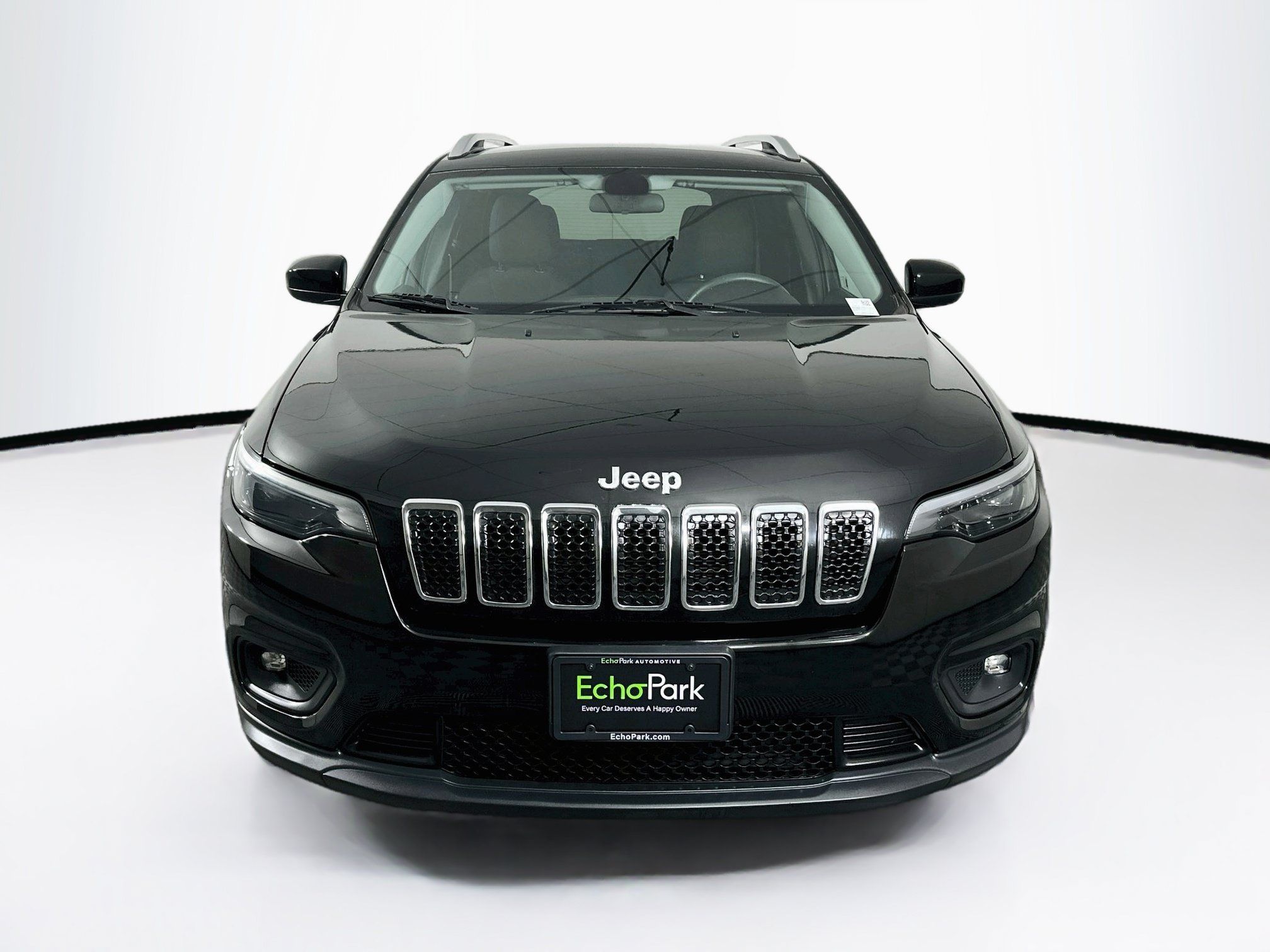Used 2019 Jeep Cherokee Latitude w/ Popular Appearance Group FWD image 2