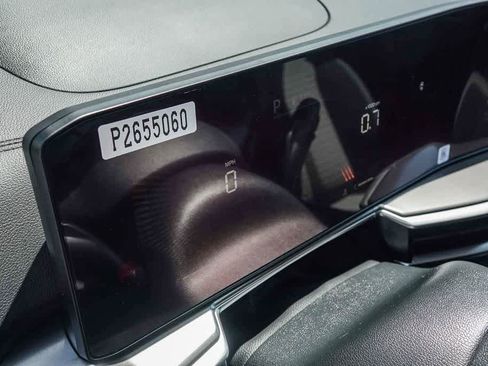 Certified 2025 Kia Sorento LX FWD image 23