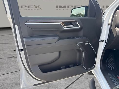 Used 2022 Chevrolet Silverado 1500 RST AWD/4WD image 17