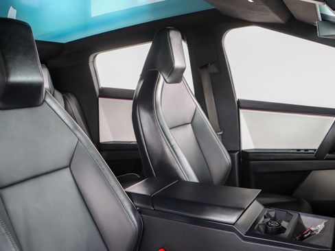 Used 2024 Tesla Cybertruck AWD Crew Cab image 24